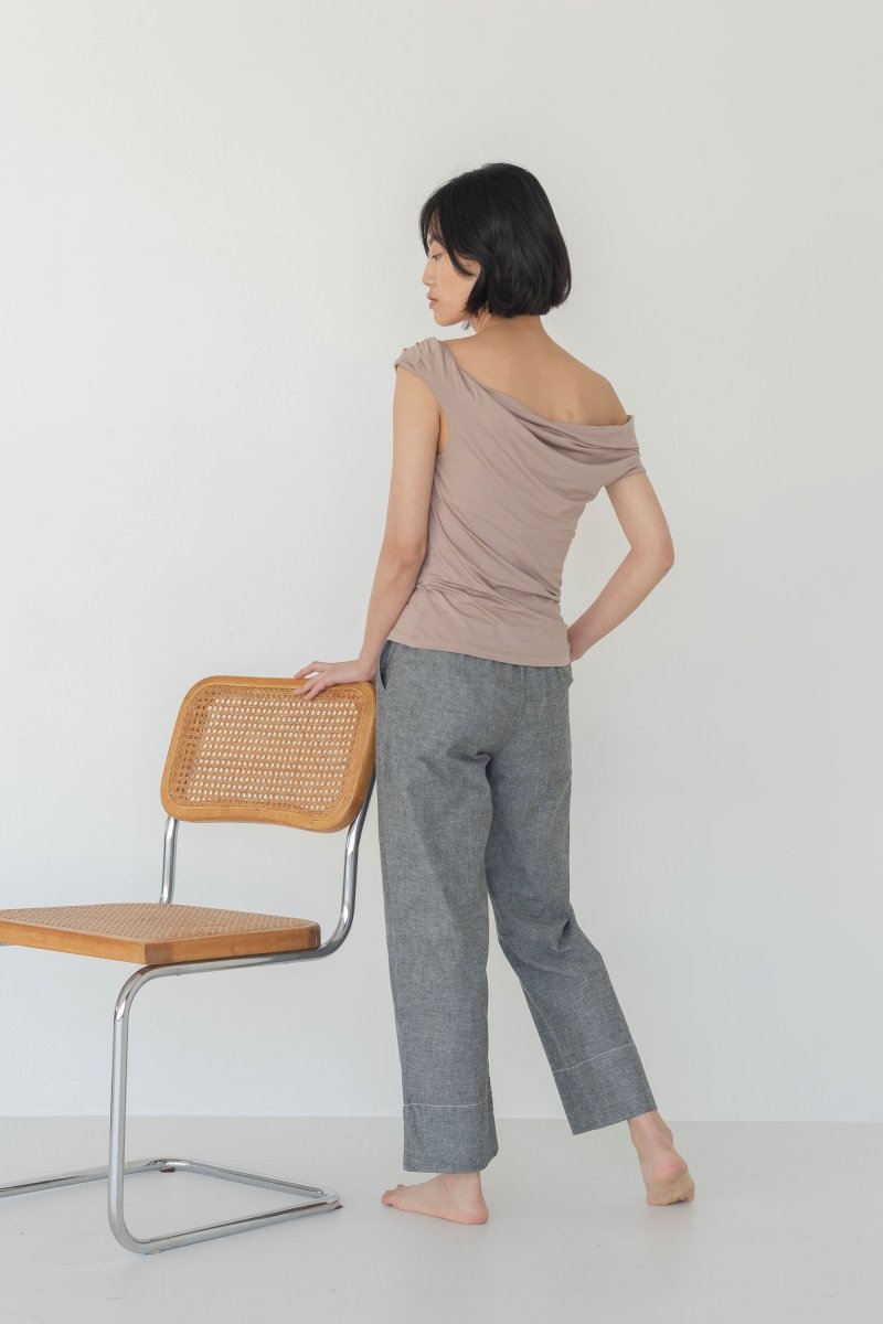 Relaxed Drawstring Capri in Dark Denim - Esse - XXS -