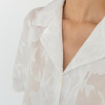 Wide Lapel Shirt in Floral Appliqué - Esse - White - XS -