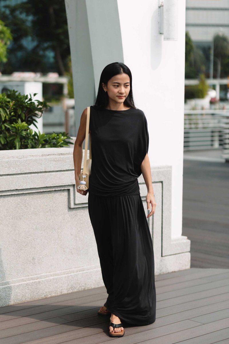 Cloud Asymmetric Blouse in Black - Esse-XXS - 
