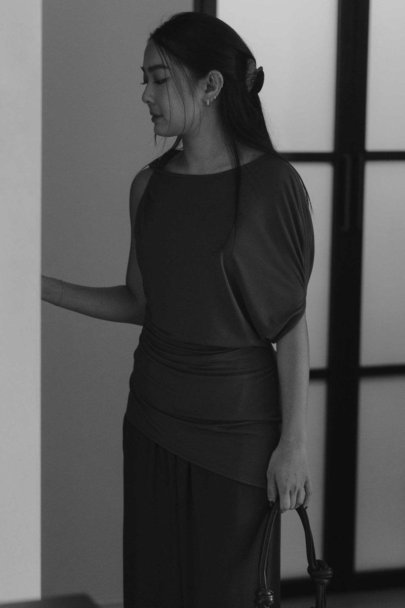 Cloud Asymmetric Blouse in Black - Esse-XXS - 