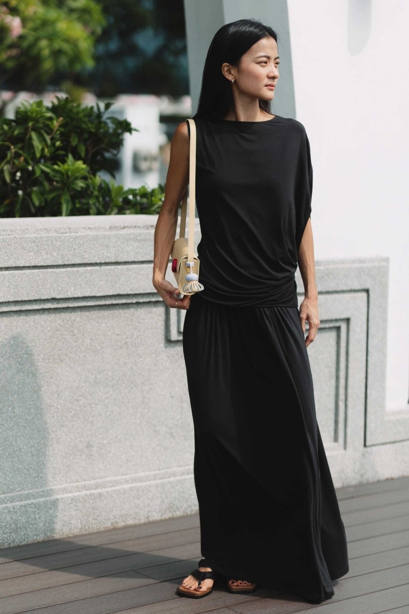 Cloud Asymmetric Blouse in Black - Esse-XXS - 