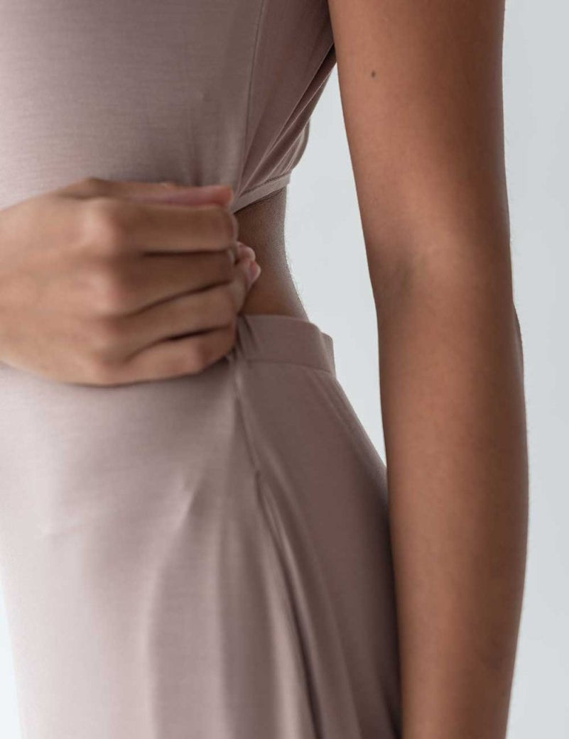Cloud Maxi Dress with Cut-out in Blush - Esse-XXS--