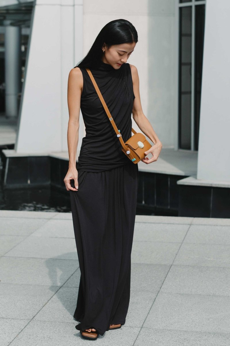 Cloud Ruched Top in Black - Esse-XS - 