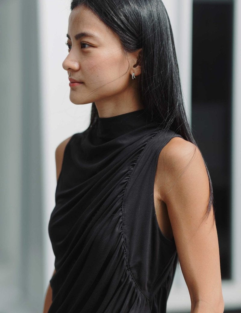 Cloud Ruched Top in Black - Esse-XS - 