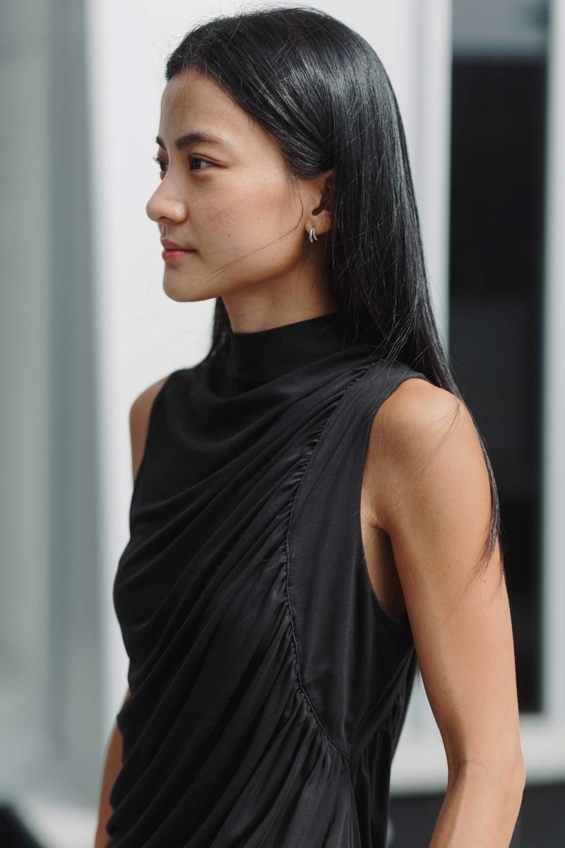 Cloud Ruched Top in Black - Esse-XS - 