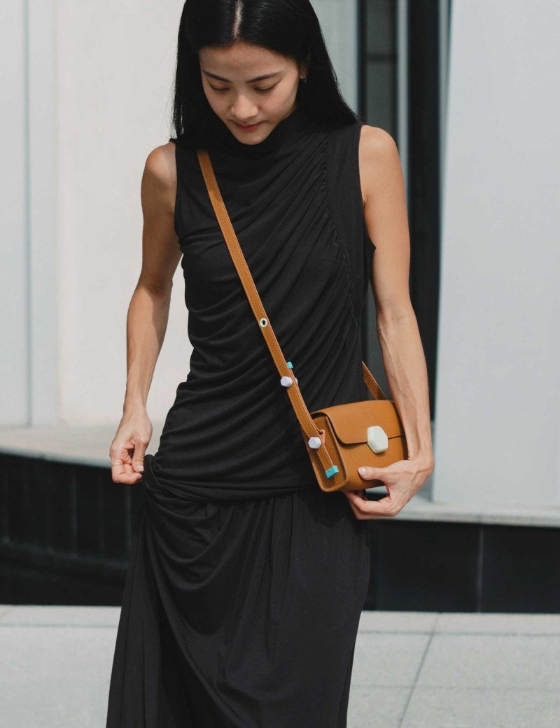 Cloud Ruched Top in Black - Esse-XS - 