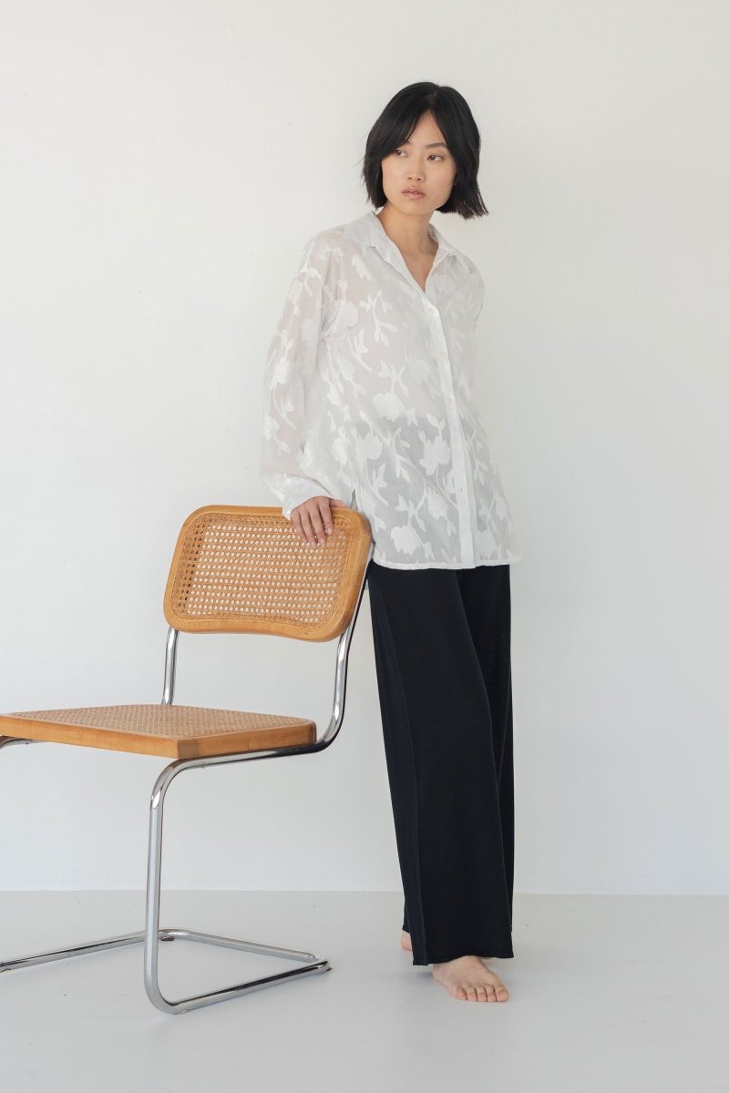 Cocoon Shirt in Floral Appliqué in White - Esse - XS - 