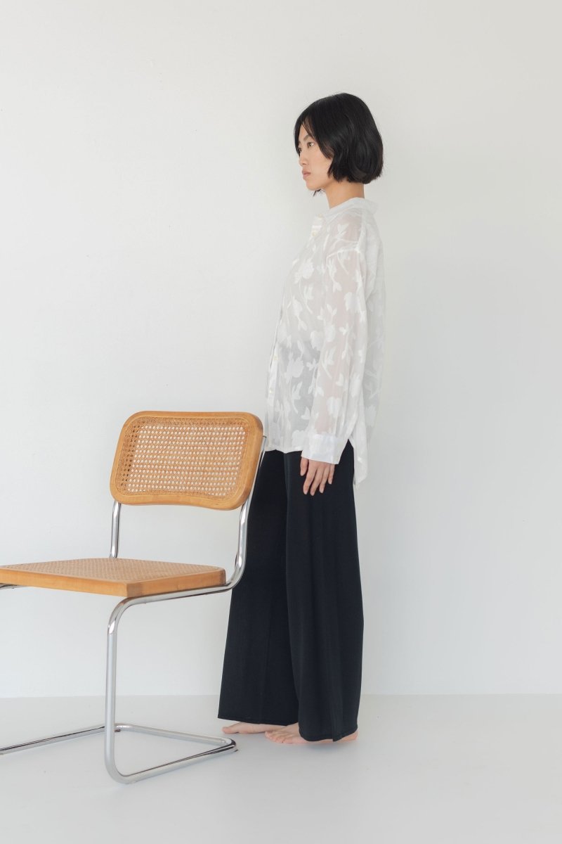 Cocoon Shirt in Floral Appliqué in White - Esse - XS - 