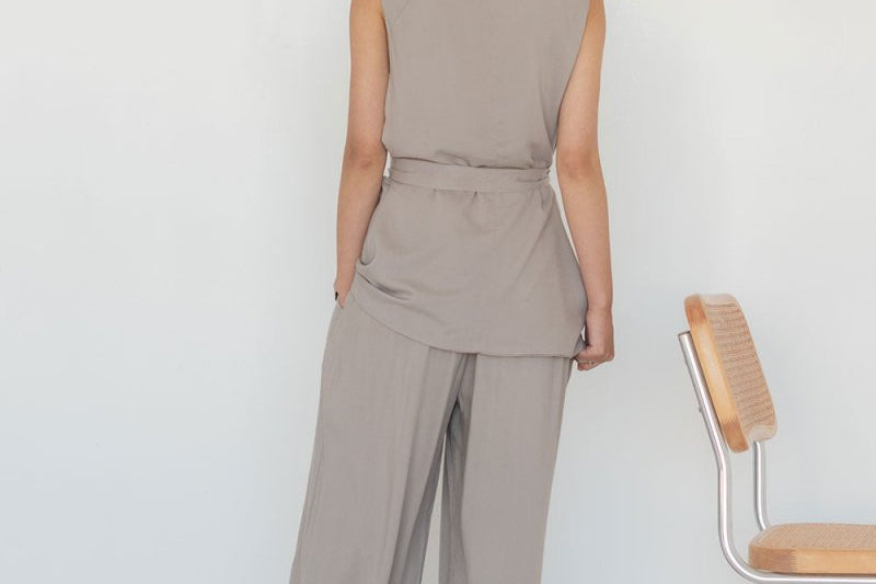 Elongate Elastic Pants in Taupe - Esse - XS - Regular - 