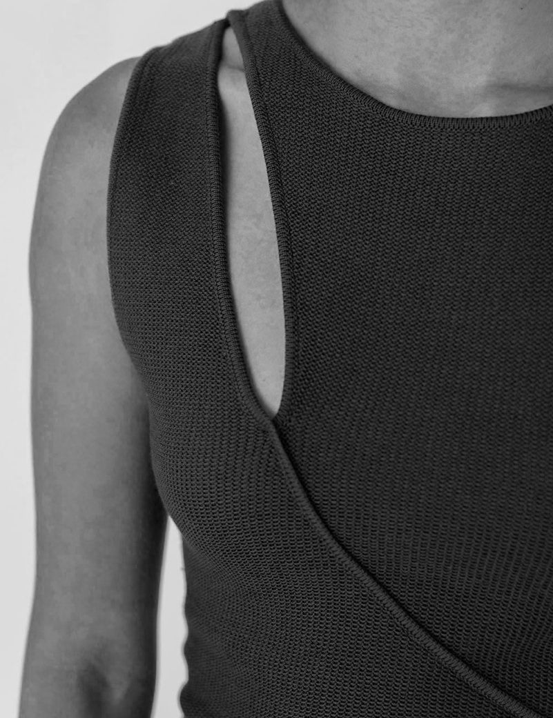 Knit Maxi Dress with Asymmetrical Keyhole - Esse - Black - S - 