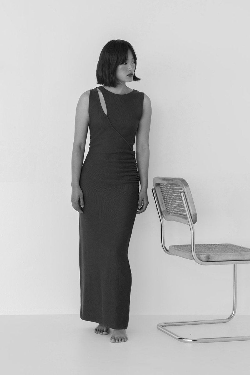 Knit Maxi Dress with Asymmetrical Keyhole - Esse - Mocha - S - 