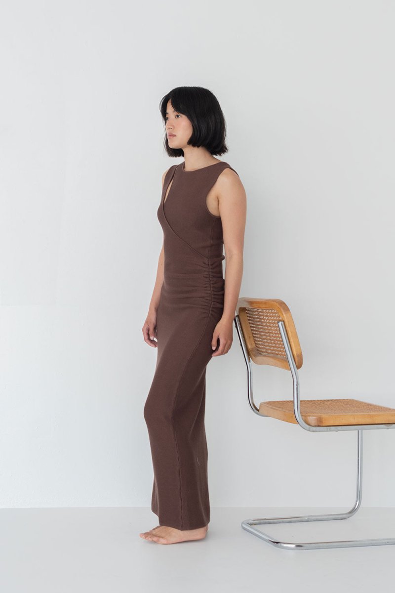 Knit Maxi Dress with Asymmetrical Keyhole - Esse - Mocha - S - 