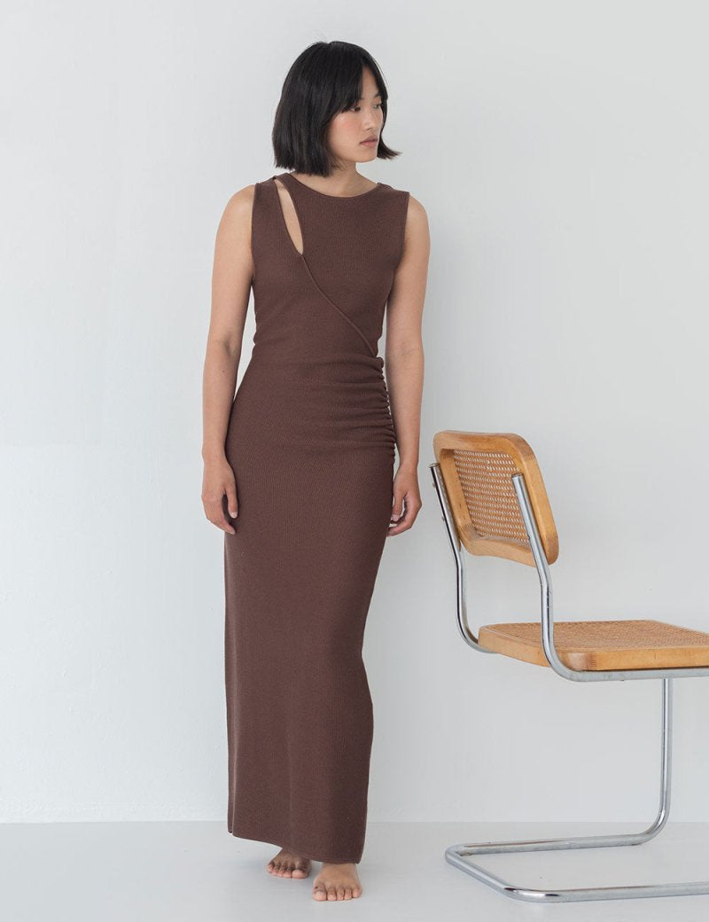 Knit Maxi Dress with Asymmetrical Keyhole - Esse - Mocha - S - 