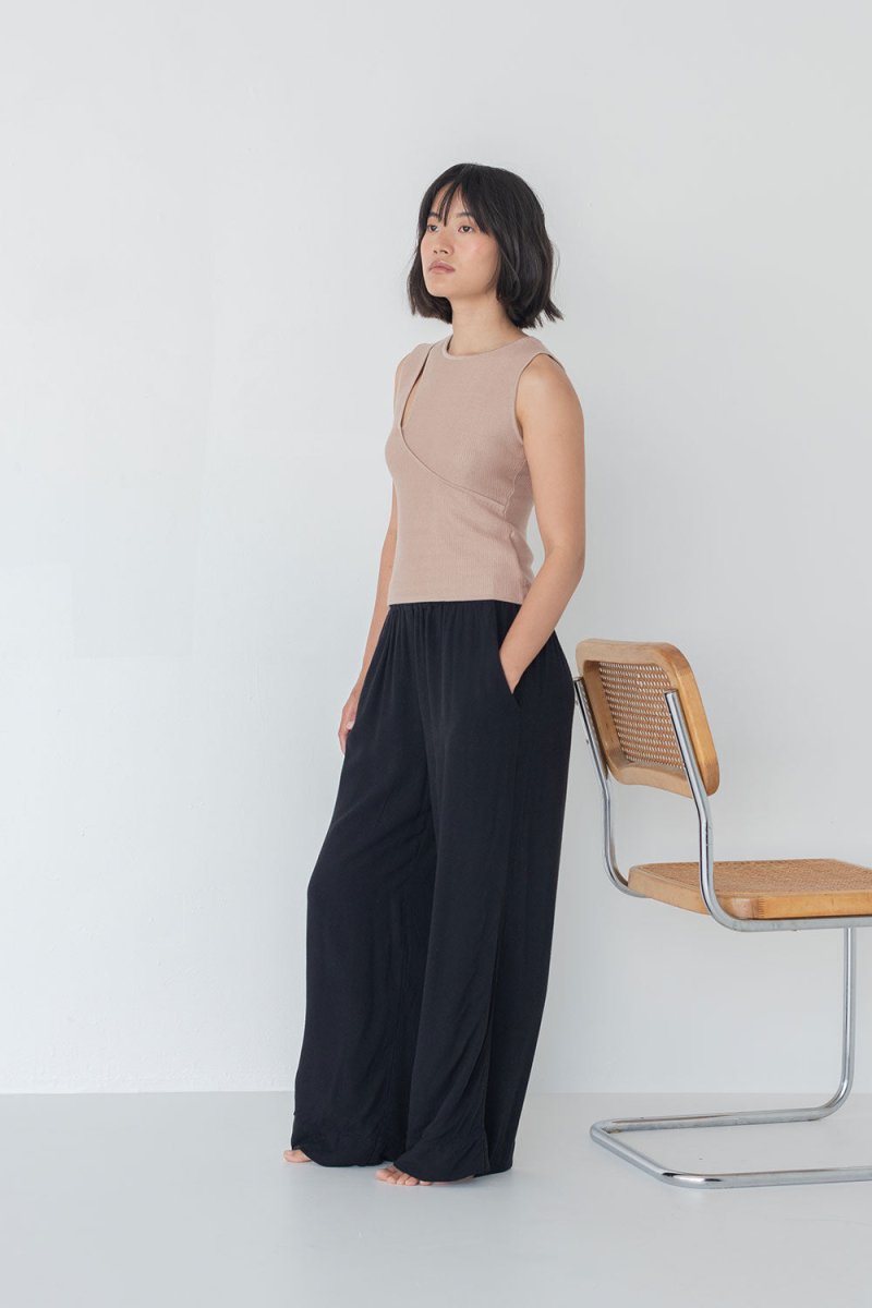 Knit Top with Asymmetrical Keyhole - Esse - Mocha - S - 