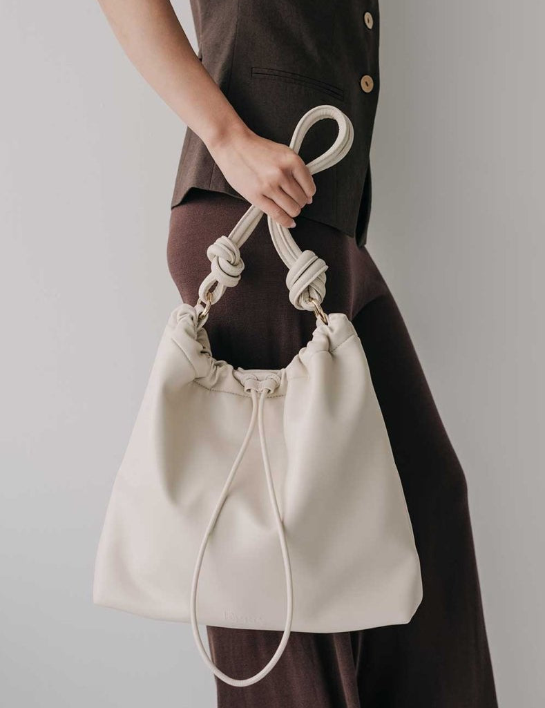 Oslo Drawstring Hobo in Shell - Esse - 