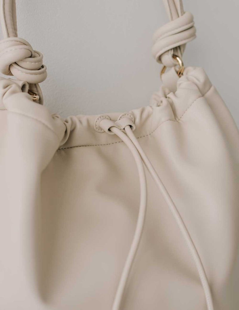 Oslo Drawstring Hobo in Shell - Esse - 