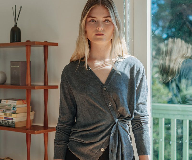 Silk Cashmere Asymmetrical Cardigan - Esse - S - Black - 
