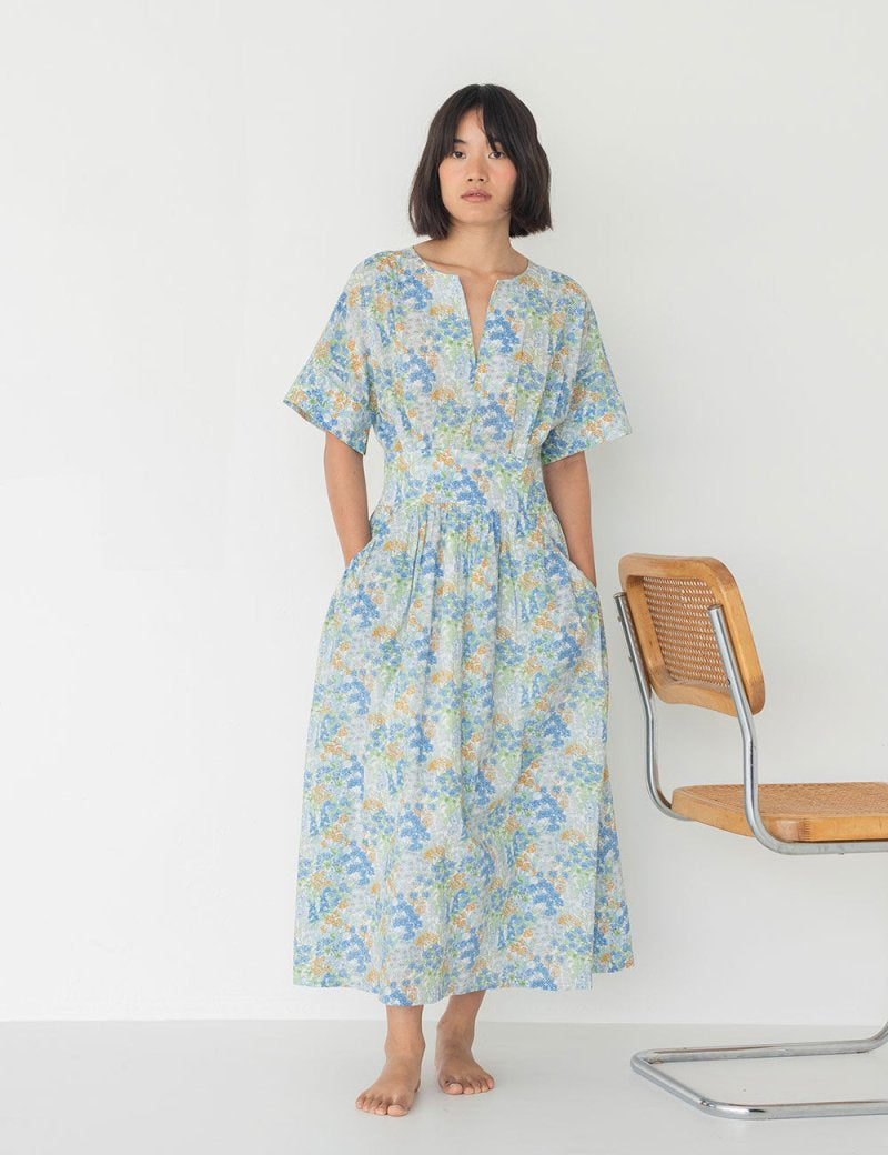Sleeved Maxi Dress in Summer Florals - Esse - Pacific Blue - XXS - 