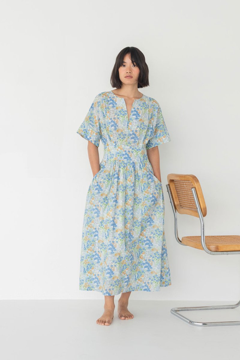 Sleeved Maxi Dress in Summer Florals - Esse - Pacific Blue - XXS - 