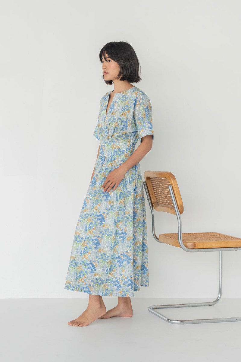 Sleeved Maxi Dress in Summer Florals - Esse - Pacific Blue - XXS - 
