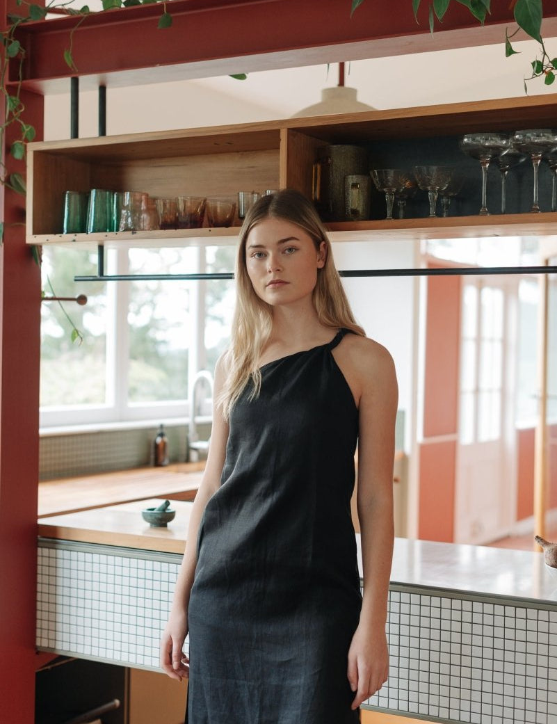 Twist and Turn Toga Dress in Linen - Esse - Black - XS - 