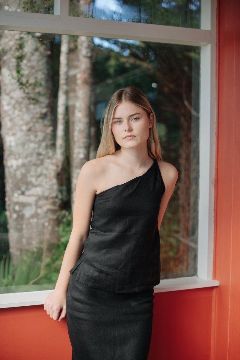 Twist and Turn Toga Top in Linen - Esse - Black - XS - 