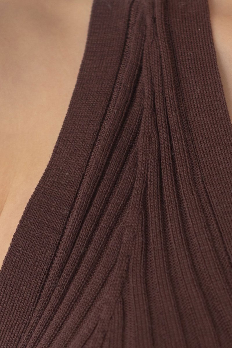 V-Neck Knit Vest in Mocha - Esse-XS - 