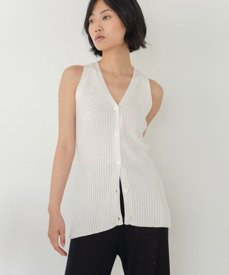 V - Neck Knit Vest in White - Esse - S - 