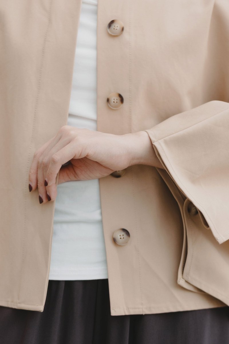 Voyage Trench Cape in Camel - Esse-XS - 