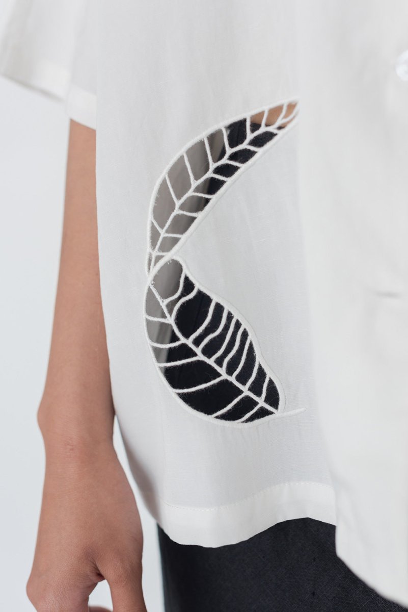 Wide Lapel Shirt with Embroidery in White - Esse - XS - White - 