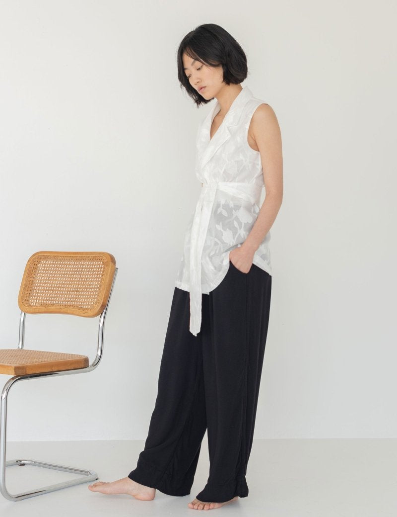Wrap Vest in Floral Appliqué - Esse - Black - XXS - 