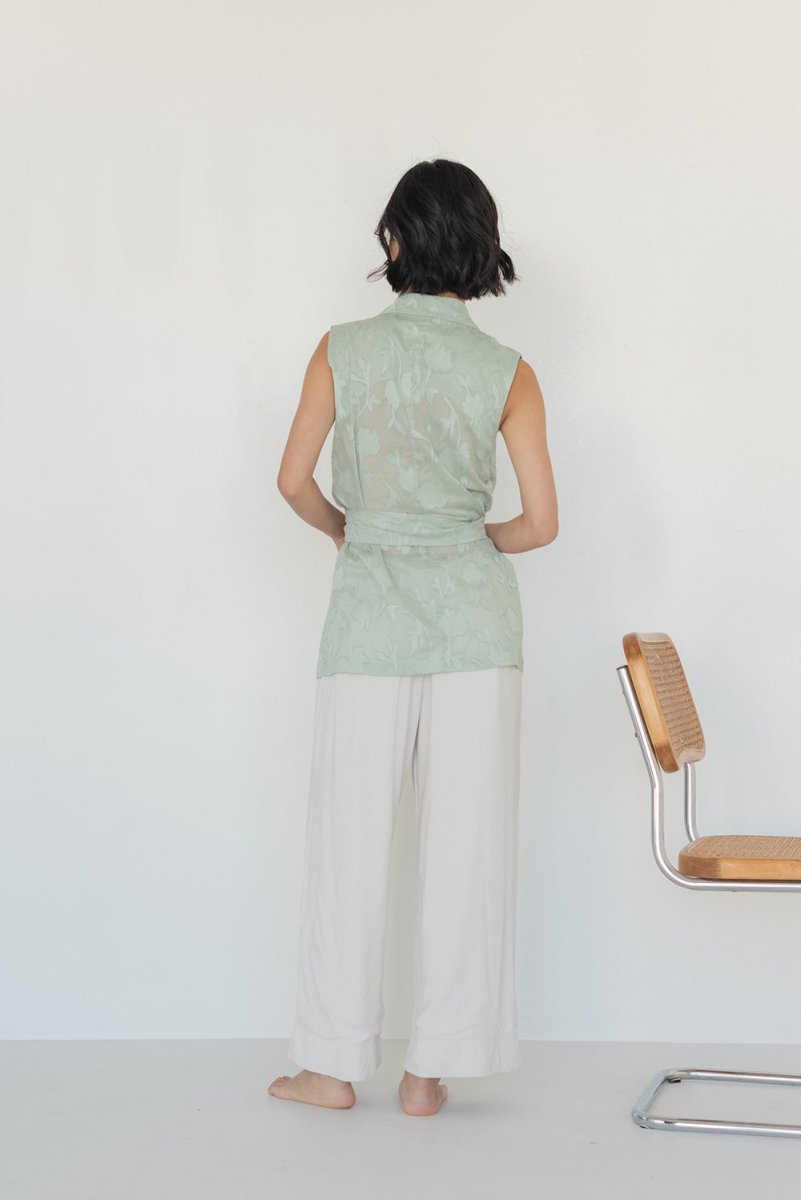 Wrap Vest in Floral Appliqué - Esse - White - XS - 