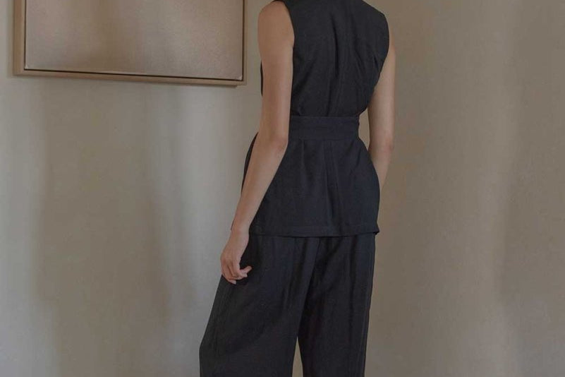 Elongate Elastic Pants in Black - Esse-XXS--