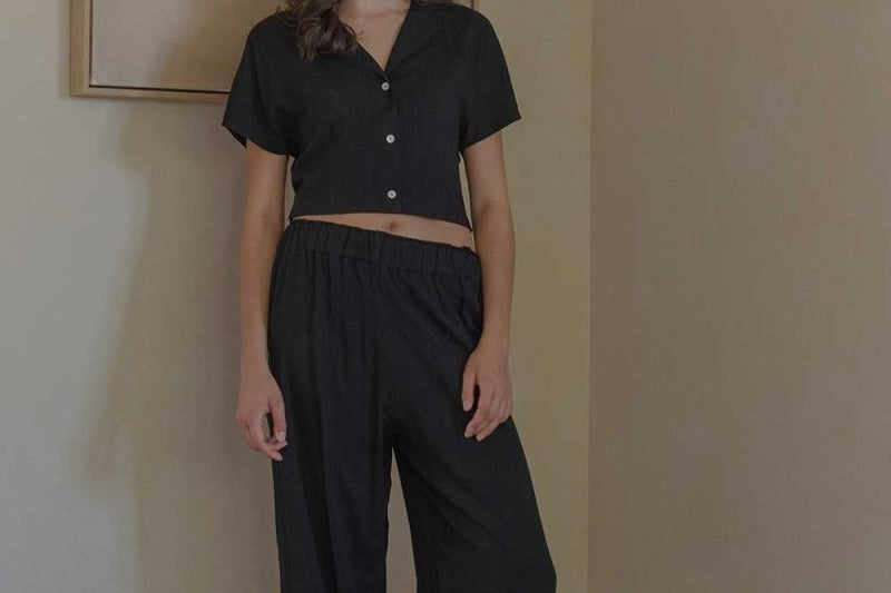 Elongate Elastic Pants in Black - Esse-XXS--