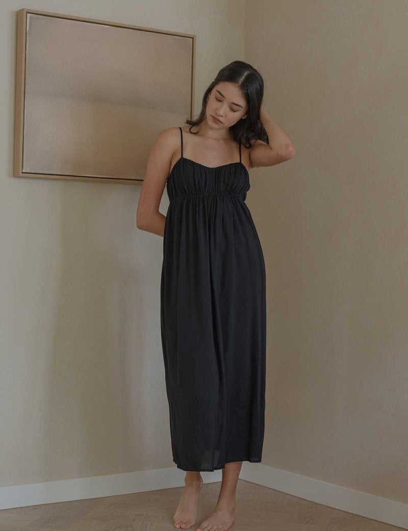 Ruched Bodice Dress in Black - Esse-XS--