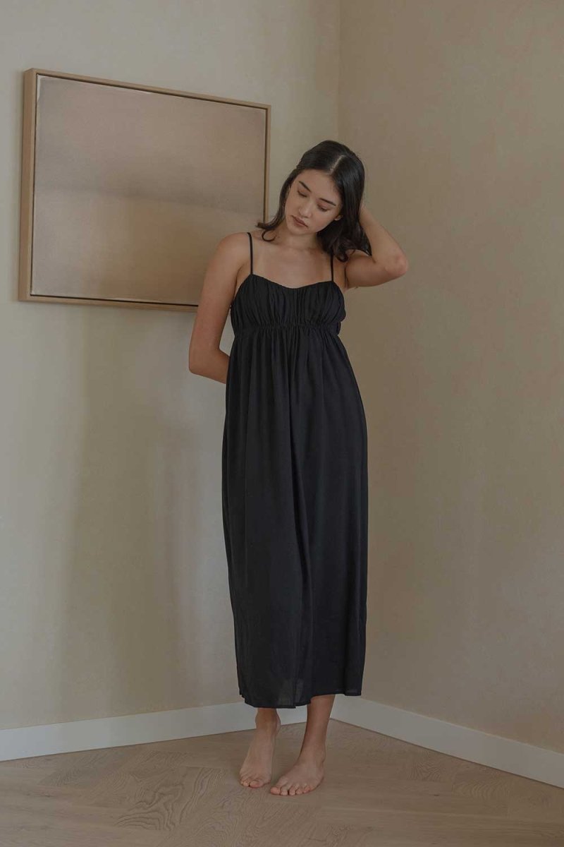 Ruched Bodice Dress in Black - Esse-XS--