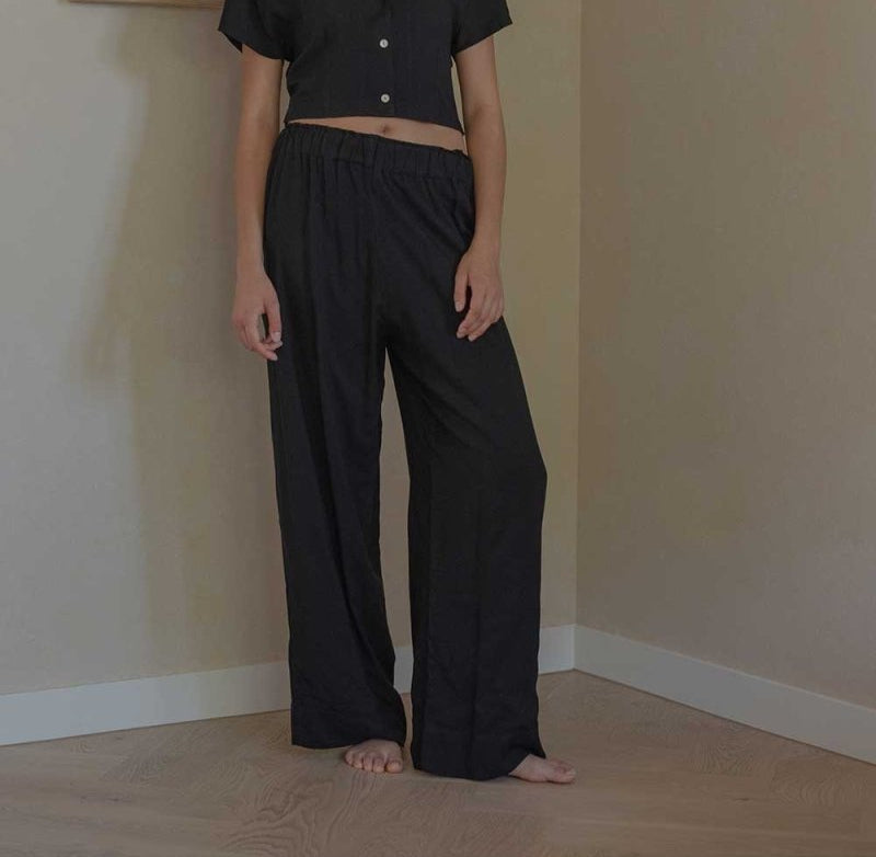 With Ease Cropped Shirt - Esse-Black-XS-